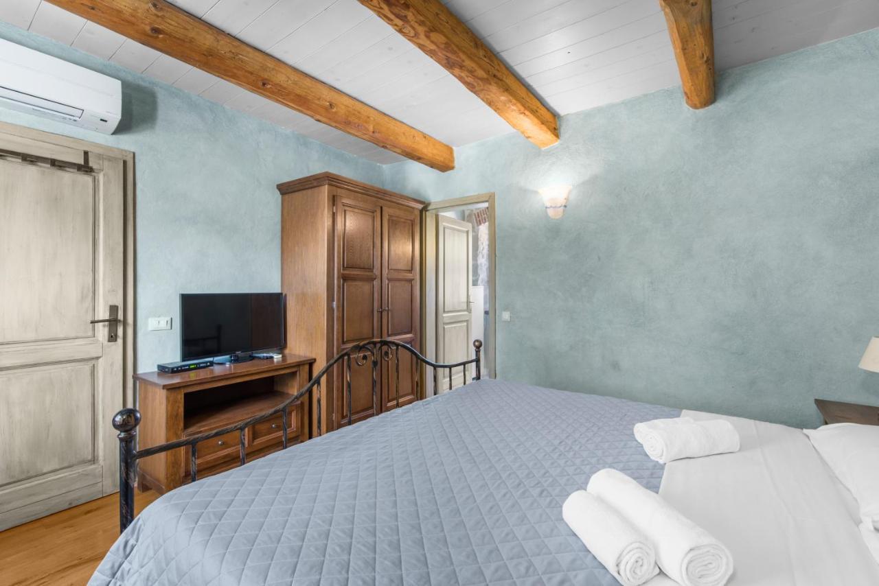 Villa Antonci-18, Pool, 3 Houses, Jacuzzi, Private Territory Antonci  Buitenkant foto