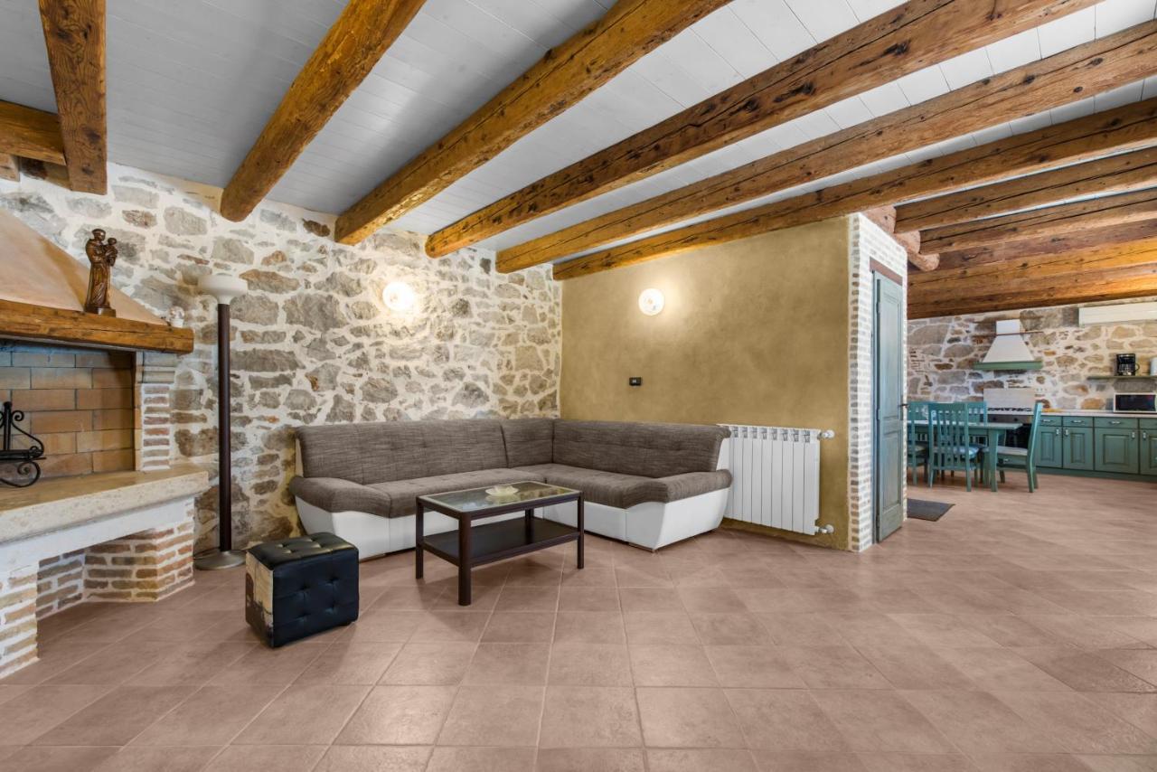 Villa Antonci-18, Pool, 3 Houses, Jacuzzi, Private Territory Antonci  Buitenkant foto