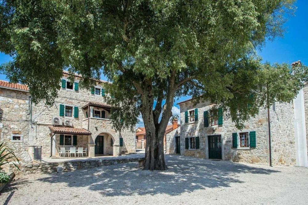 Villa Antonci-18, Pool, 3 Houses, Jacuzzi, Private Territory Antonci  Buitenkant foto